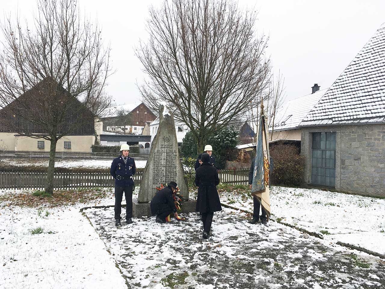 Gedenkfeier zum Volkstrauertag 2017 in Gundlitz